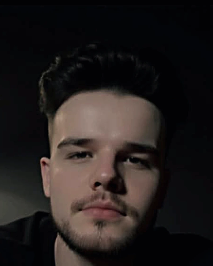Bohdan Marshak — Founder & Digital Architect, Renzoire